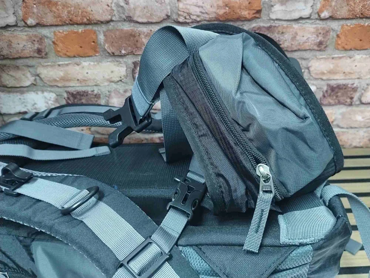 Plecak 40L pas biodrowy kieszenie na zamek