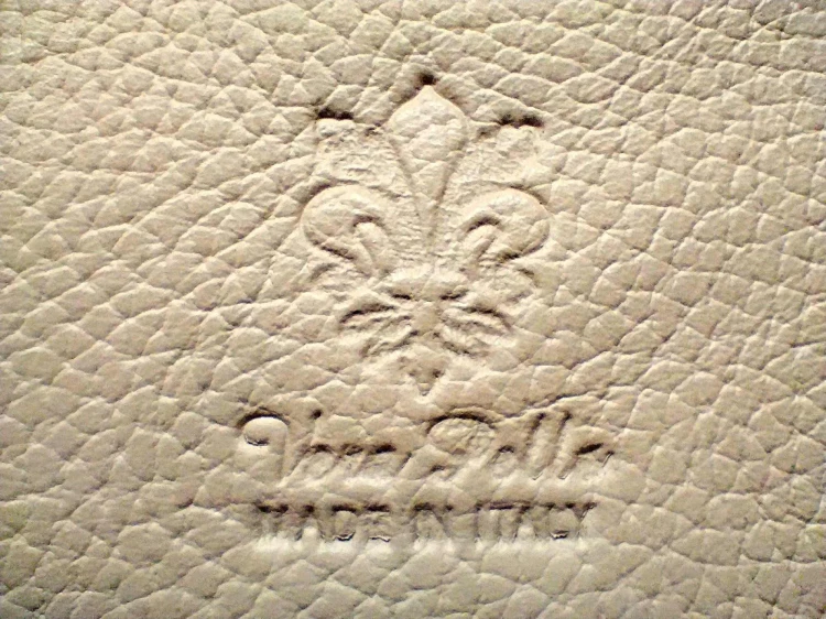 torebka vera pelle made in italy stempel skóra naturalna detal logo