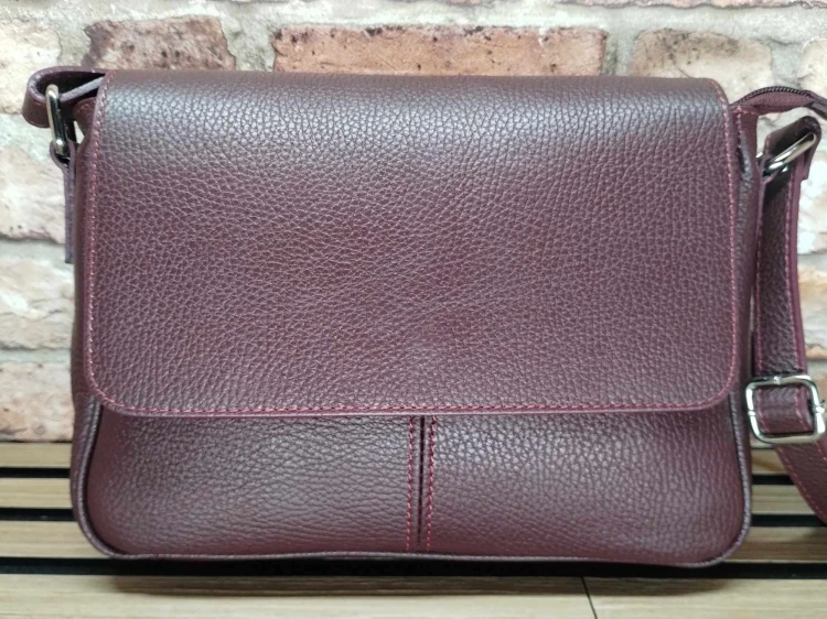 torebka skórzana bordo przód elegancka klapa na magnes