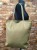 torebka skórzana cappuccino na ramieniu stylizacja elegancka shopper