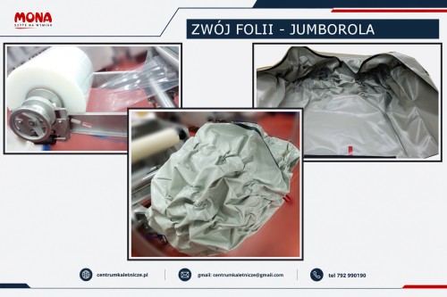 Pokrowiec ochronny na zwój folii zamontowany na termoformierce zabezpieczający materiał przed wilgocią i zabrudzeniami